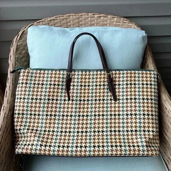 Spartina 449 Houndstooth Travel Bag - Picture 3 of 16